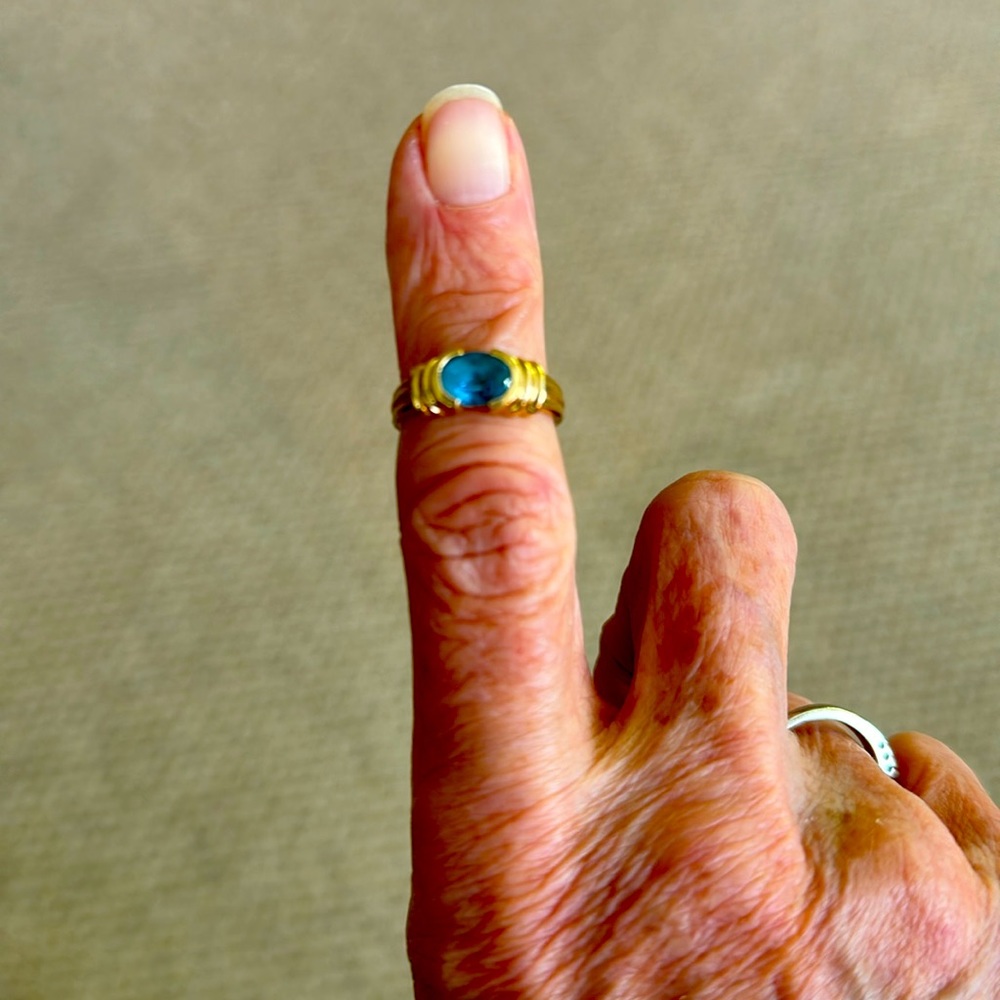 14carat blue topaz ring